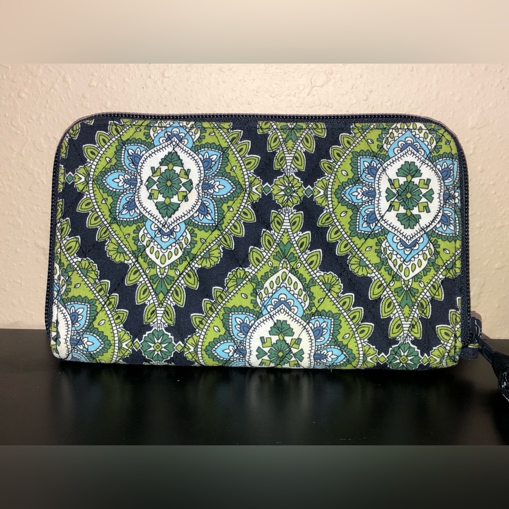 Vera Bradley Zip Around Wallet and Checkbook Cover in Cambridge pattern
